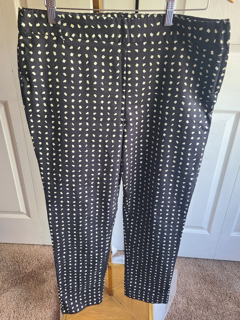 attention Black Skinny Pants with Cream Dot Pattern